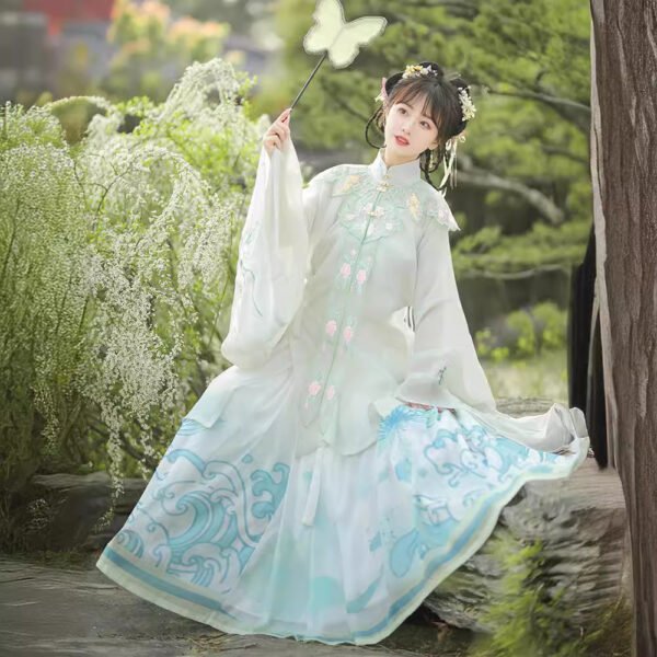 Ming-Style Yunjian Hanfu Set for Women