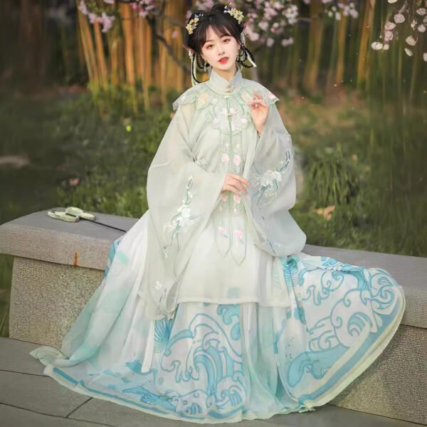 Ming-Style Yunjian Hanfu Set for Women