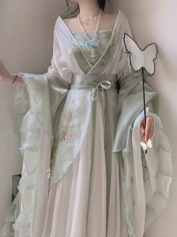 2025-wei-jin-dynasty-women-hanfu-set-main-photo-1