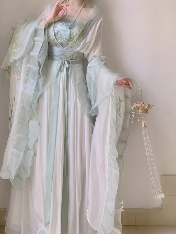 2025-wei-jin-dynasty-women-hanfu-set-main-photo