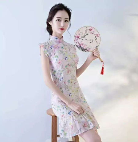 The modern casual qipao is a type of leisurewear