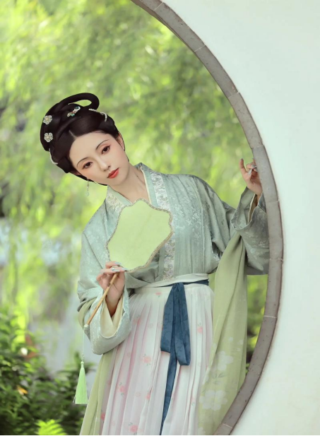 Tang Dynasty Women's Hanfu
