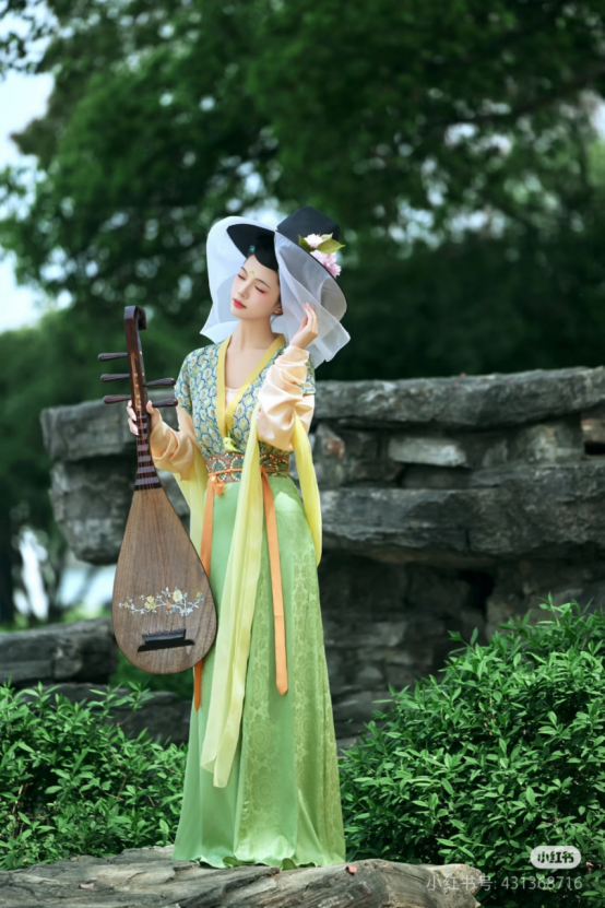 The Beauty of Chinese Traditional Veils