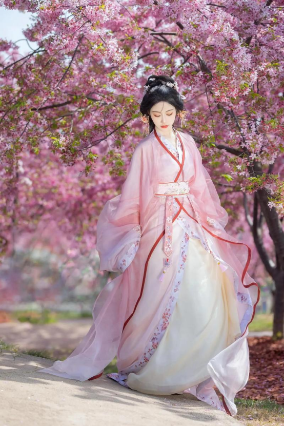 traditional Chinese hanfu clothing