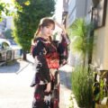 Women's Black/White Traditional Japanese kimono