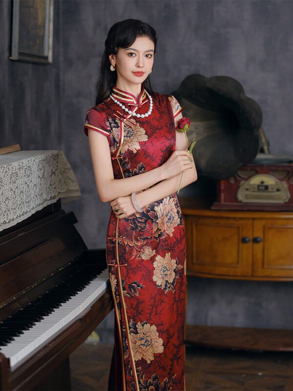2025-Collection-Red-Chinese-Qipao-Dress-main-photo2 High-End Chinese Dress
