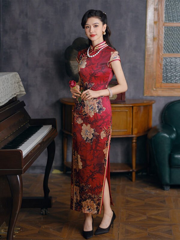 2025-Collection-Red-Chinese-Qipao-Dress-main-photo4 High-End Chinese Dress