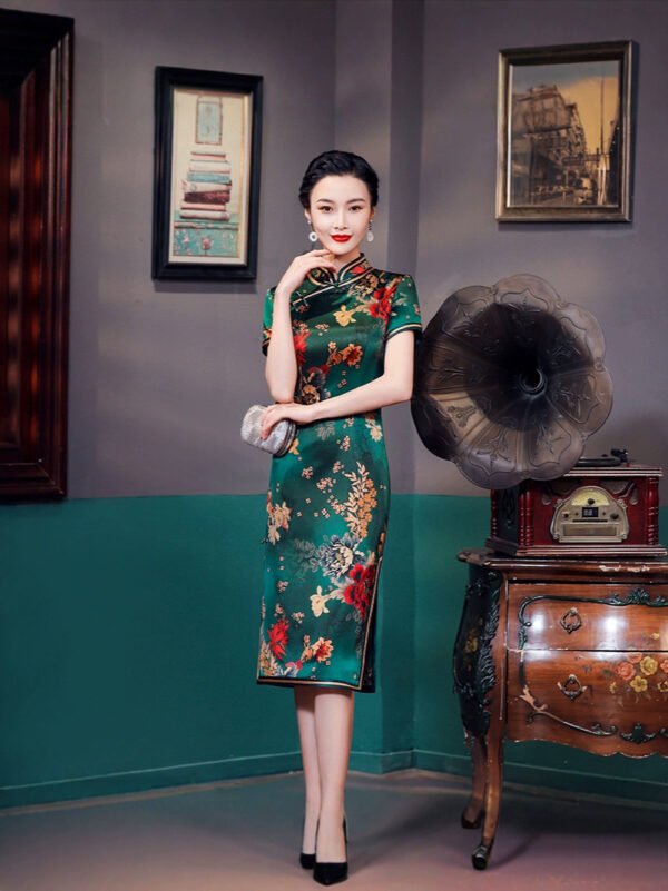 Chinese Vintage Style Mid-Length Cheongsam red/green color