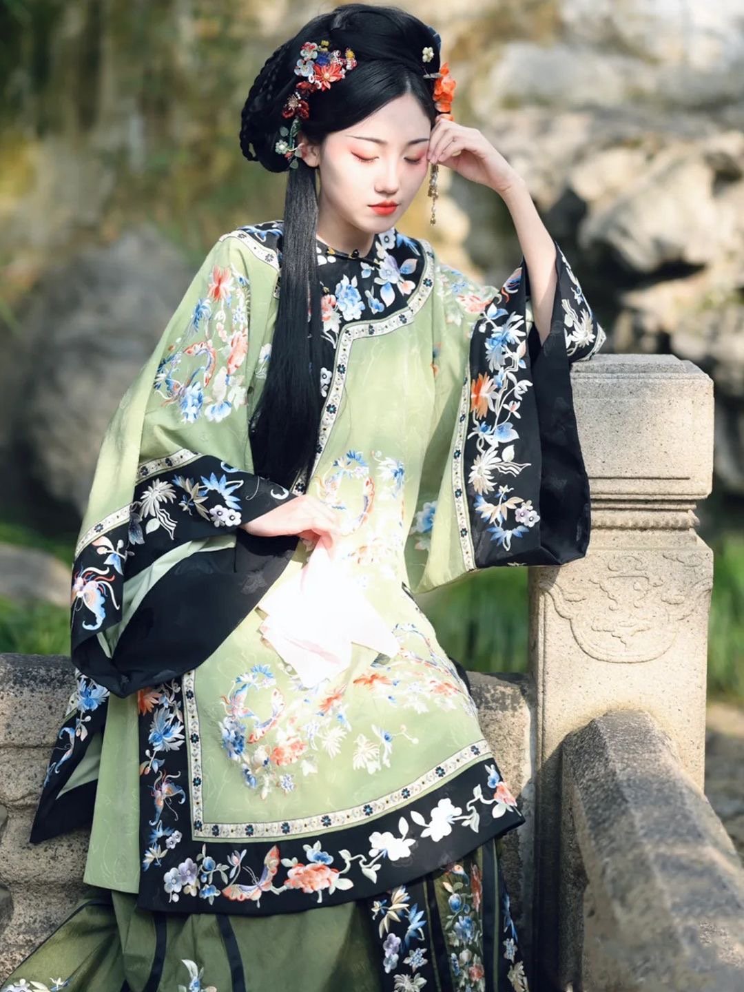 Jin Dynasty Ruqun: Timeless Top-Skirt Set from Ancient China