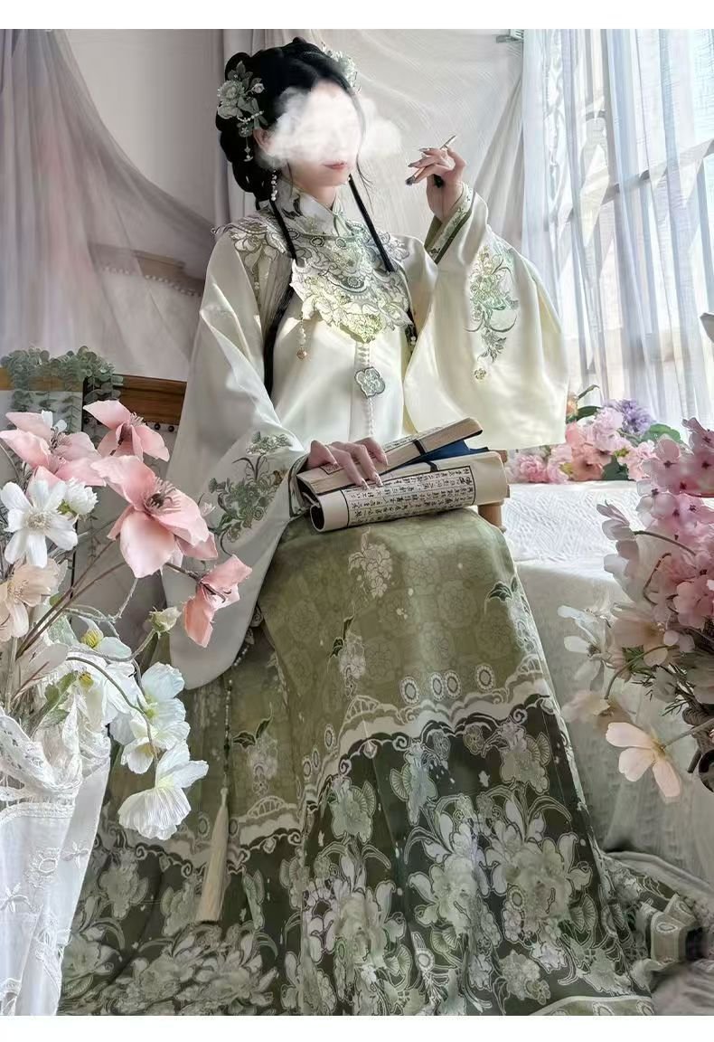 Ming Dynasty Hanfu: Timeless Traditional Chinese Clothing