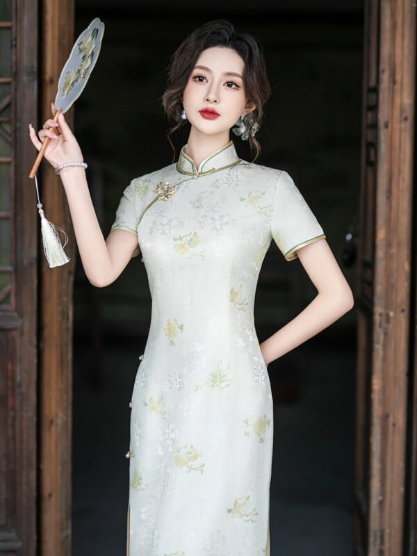 beige-real-silk-Chinese-wedding-dress-for-young-brides